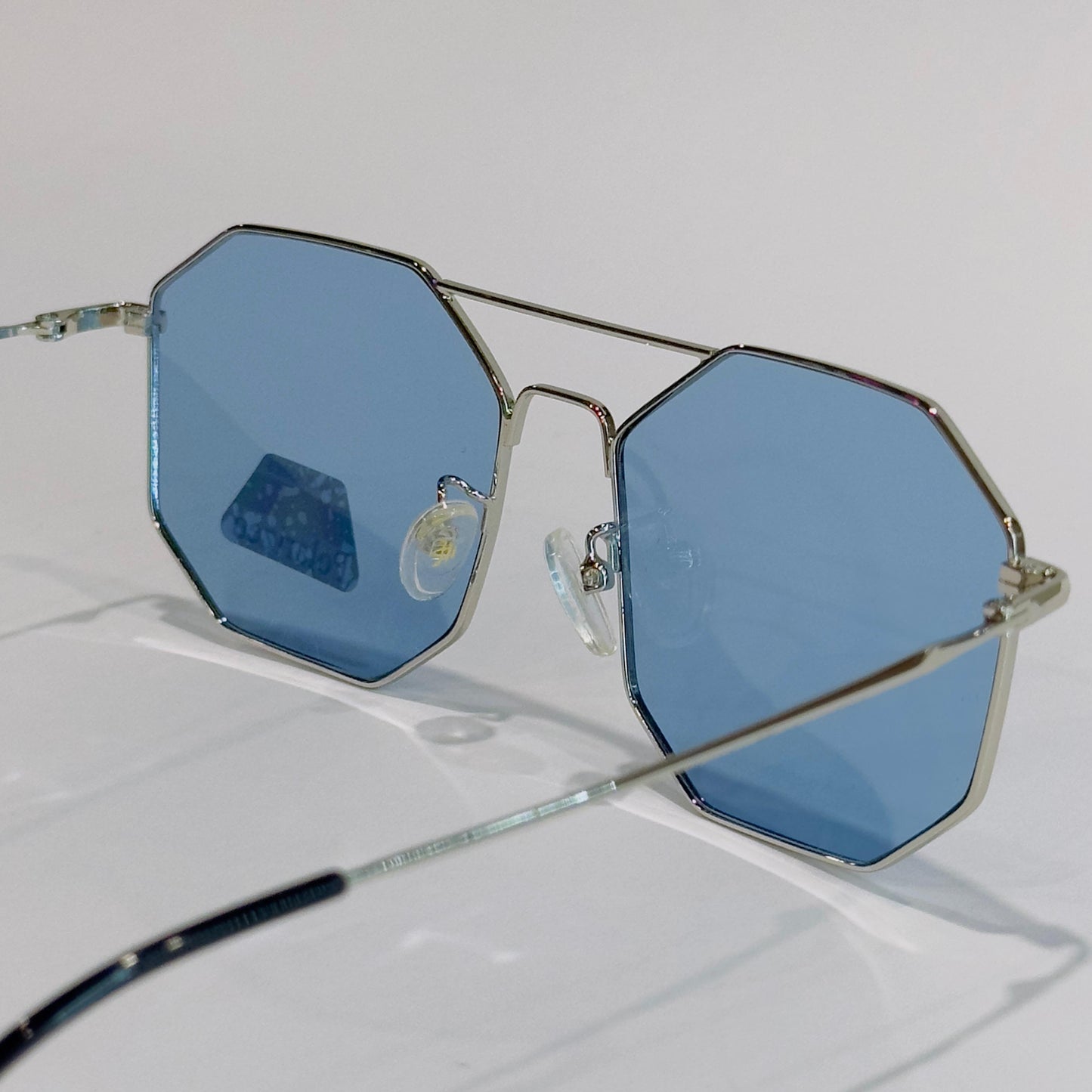 HEXAGONAL AVIATOR